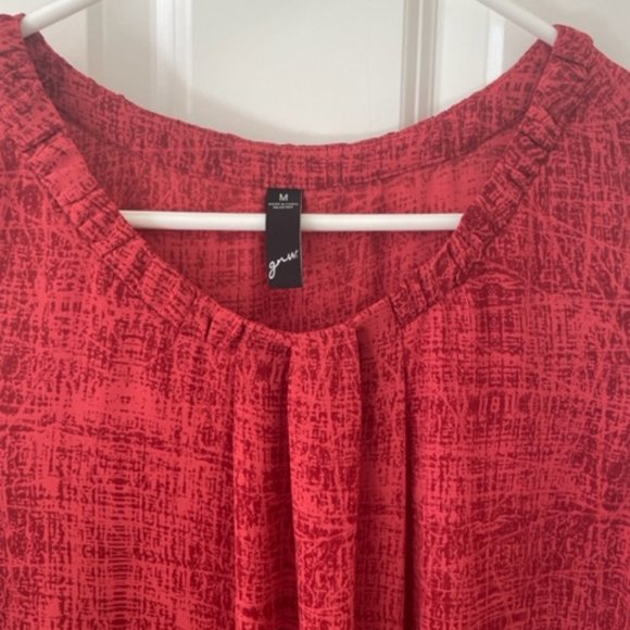 Lovely Sleeveless Blouse Size M - Picture 1 of 3